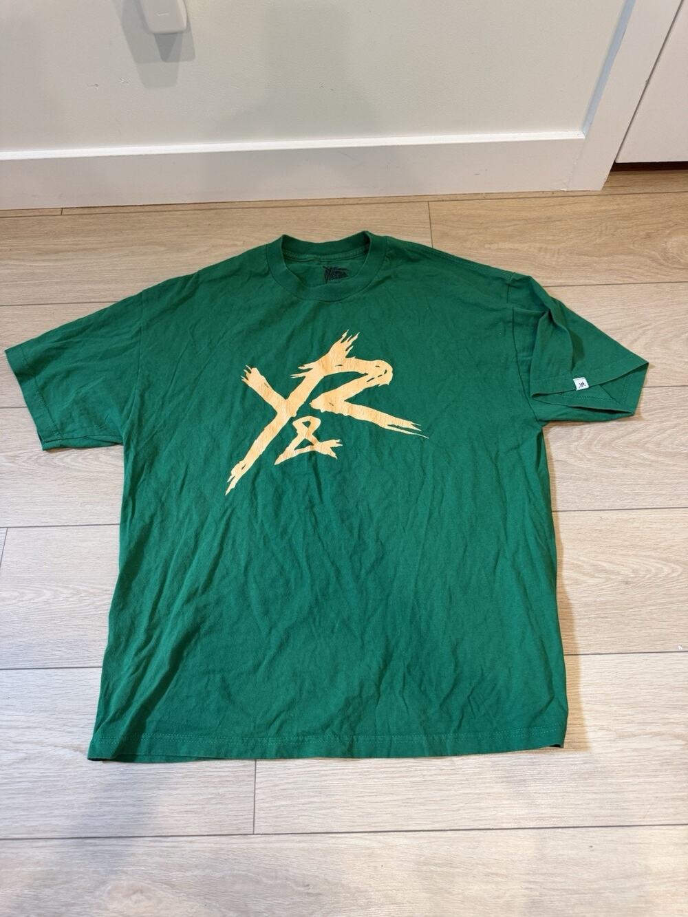 YOUNG AND RECKLESS Mens T-Shirt Size XL Green Y&R Logo